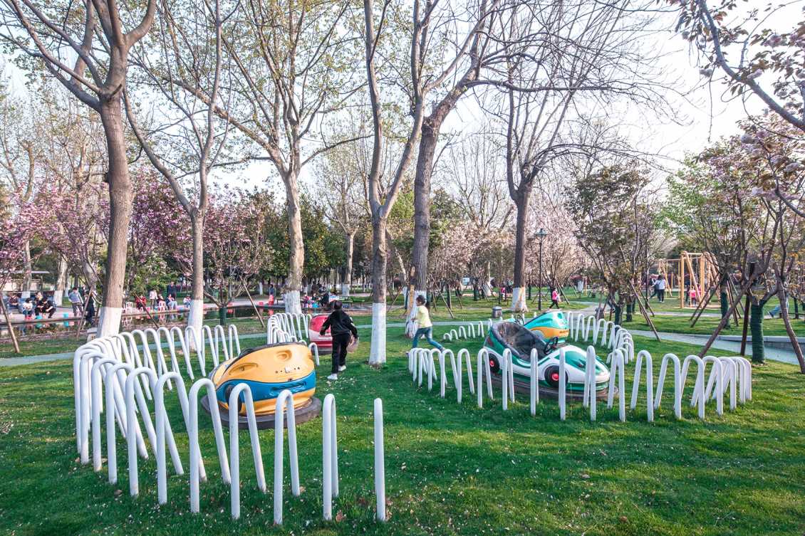 湖北非标定制滑梯：不锈钢滑梯的工艺及基础知识