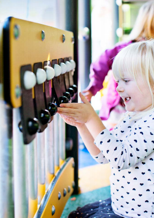 湖北儿童游乐设备在玩耍时的注意事项
