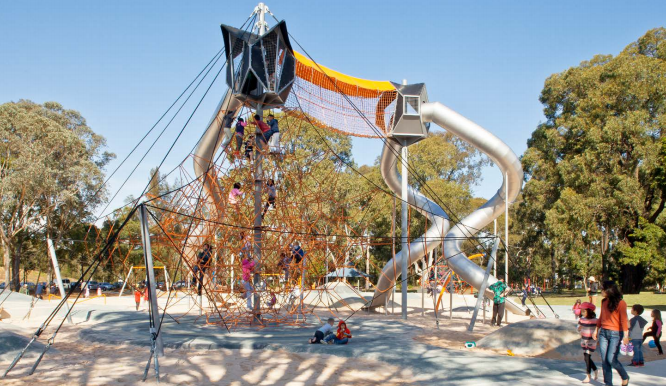 湖北主题乐园定制:绳索攀爬设备注意事项