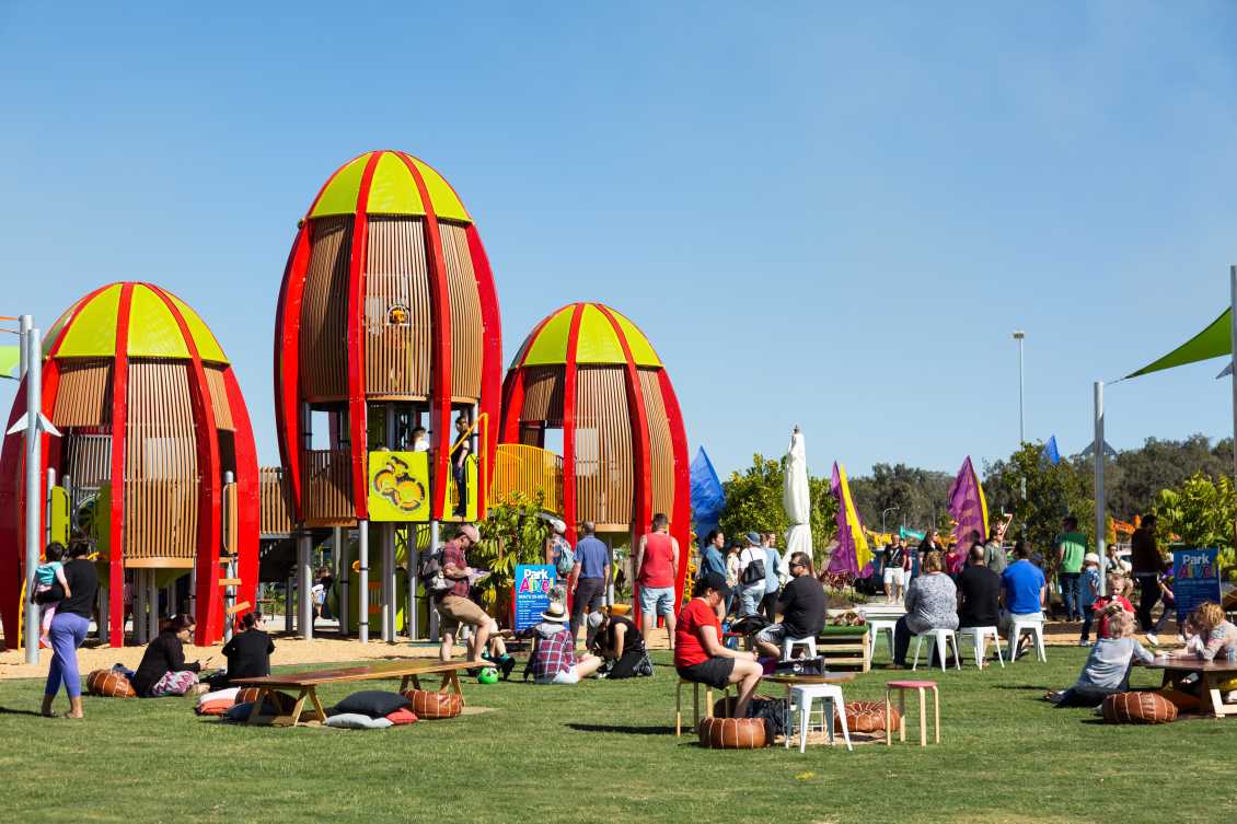 湖北主题乐园定制：大型游乐场游乐设备对孩子的成长有哪些好处？